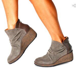 Aetrex Wedge Bootie "EUC"